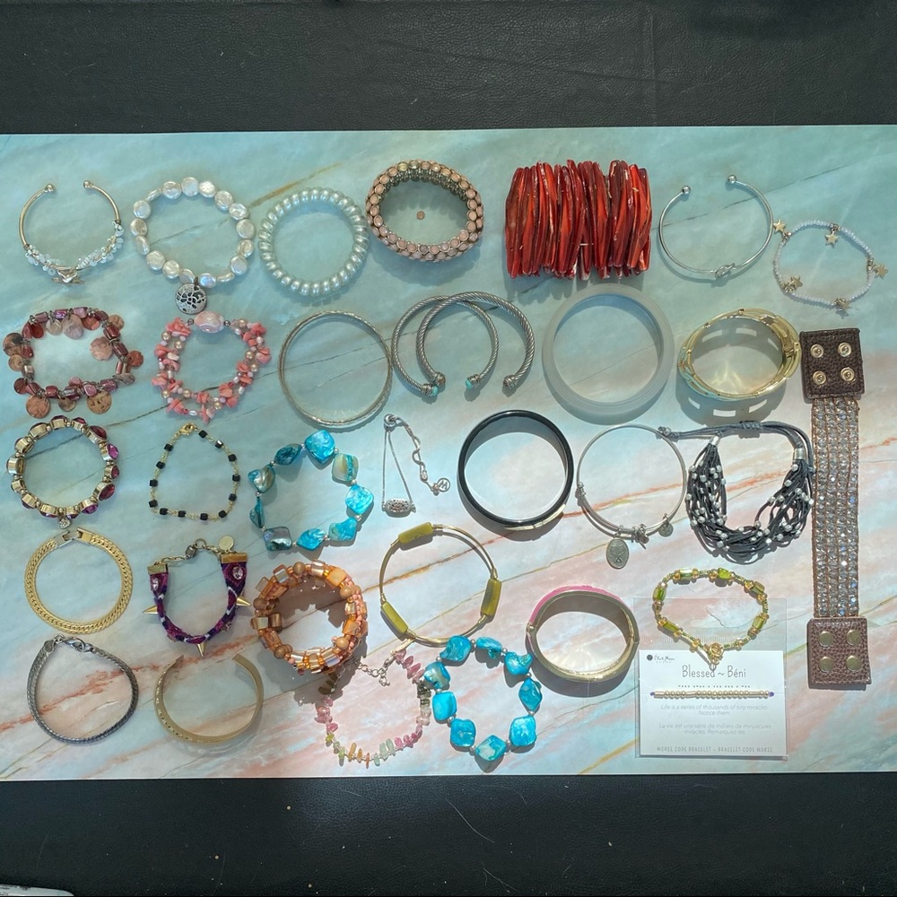 Mixed lot of unbranded costume jewelry bangles cuff bracelets vintage shells